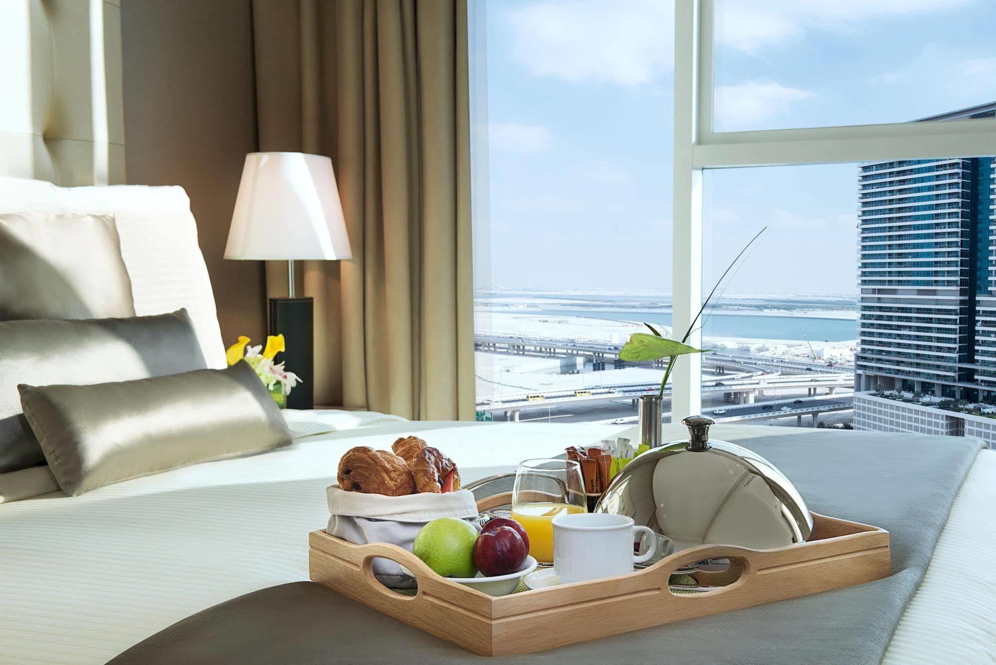 Damac Maison The Vogue Дубай Екстер'єр фото A room service tray