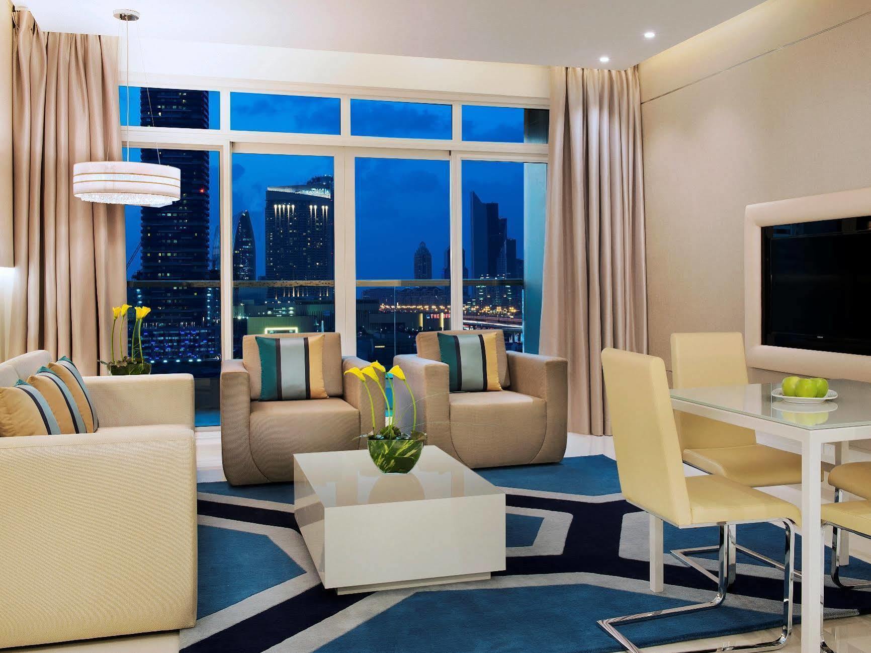 Damac Maison The Vogue Дубай Екстер'єр фото A living room in a typical apartment