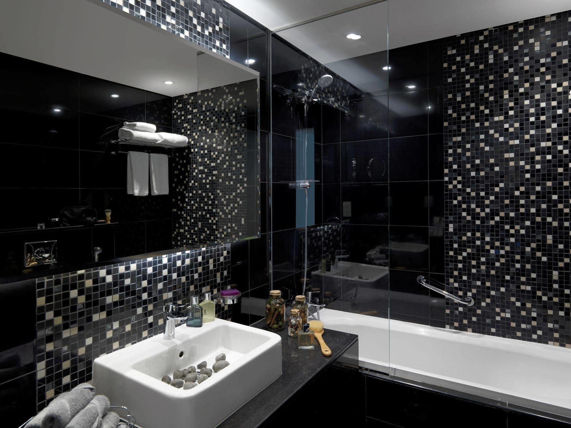 Damac Maison The Vogue Дубай Екстер'єр фото Bathroom