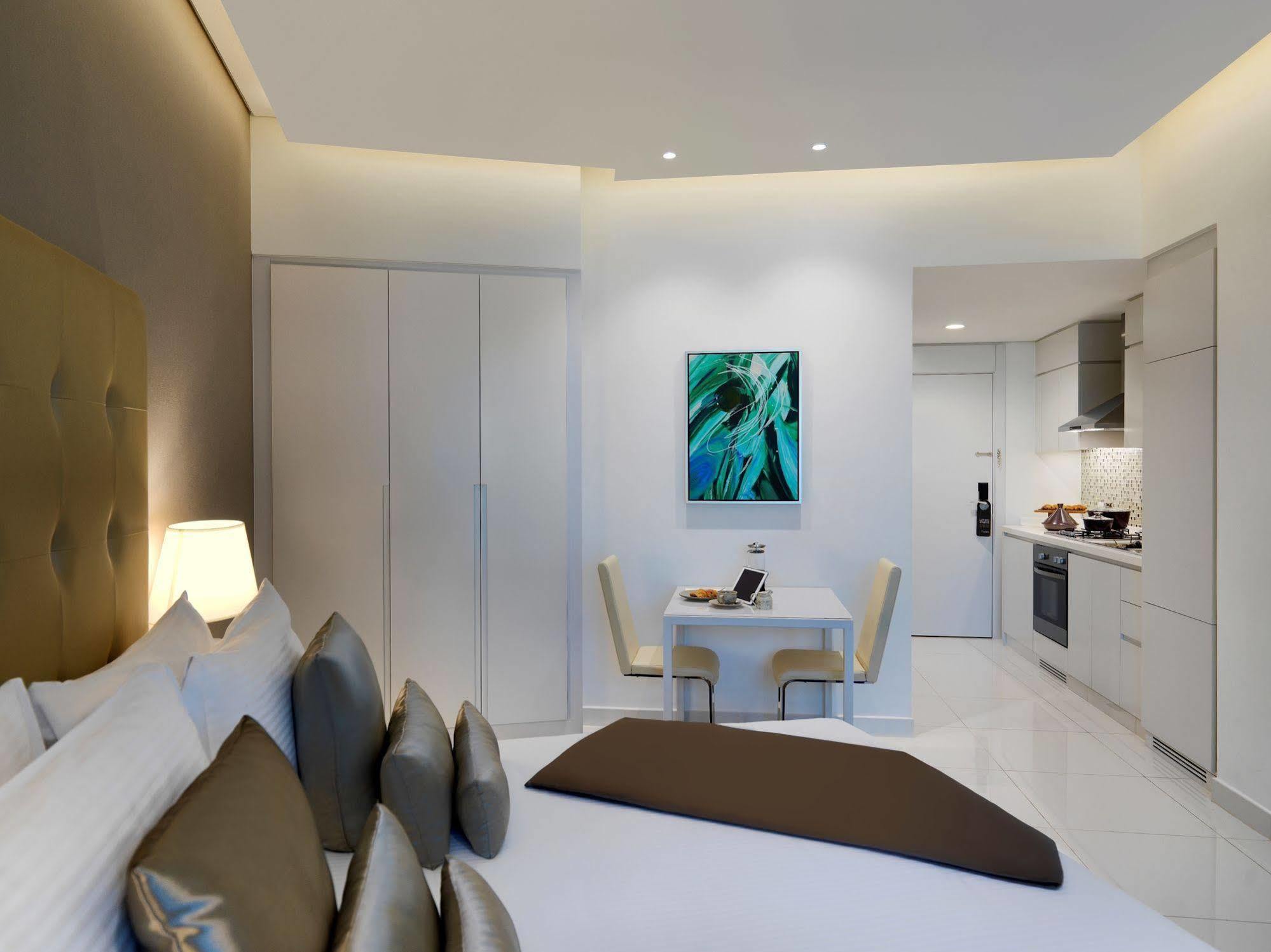 Damac Maison The Vogue Дубай Екстер'єр фото A typical studio apartment