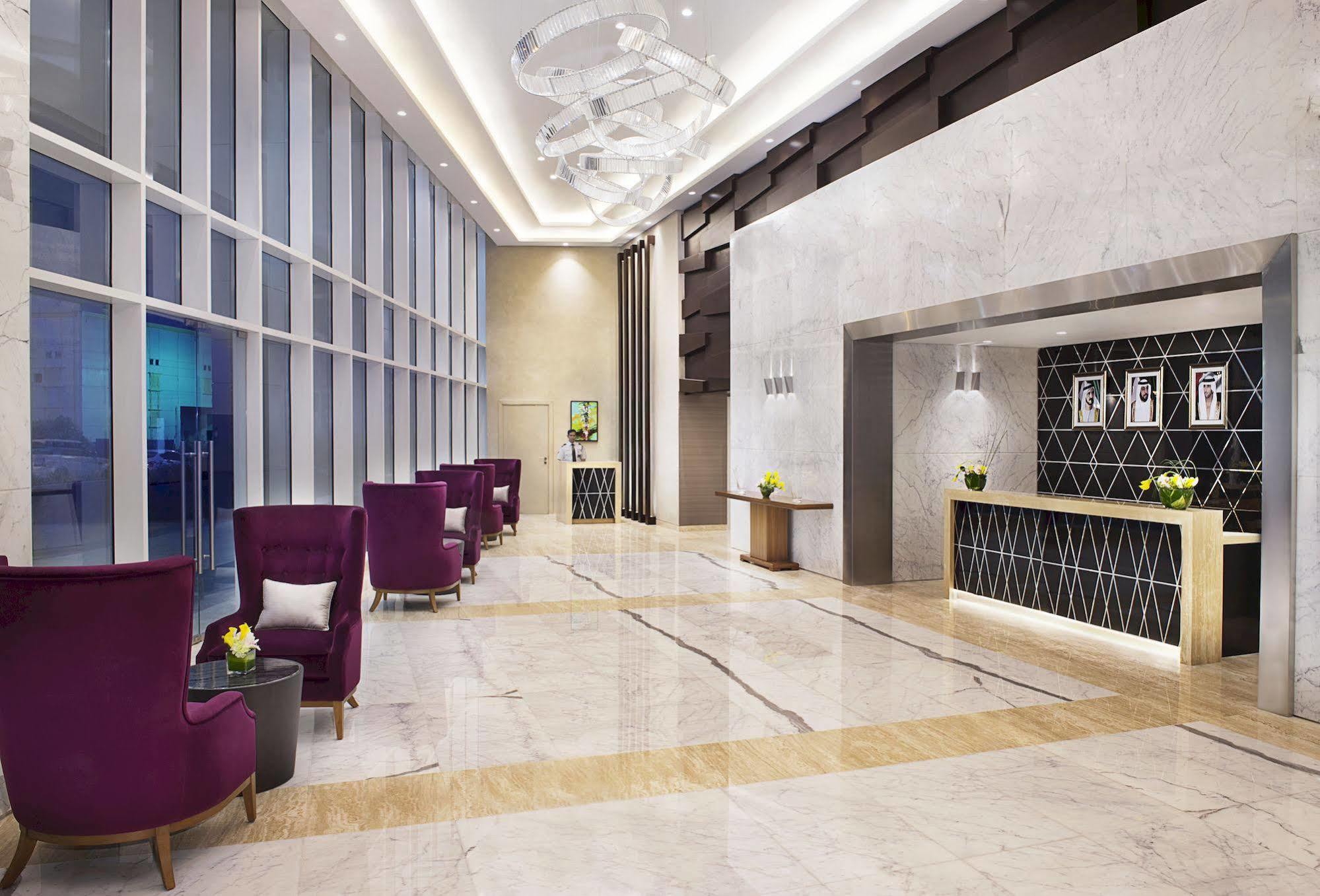 Damac Maison The Vogue Дубай Екстер'єр фото Lobby
